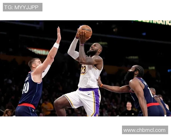 湖人击败快船，詹姆斯砍下一场大三双，王者归来